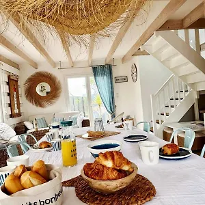 L ' Escale 300 M à Pied Des Plages Hébergement de vacances